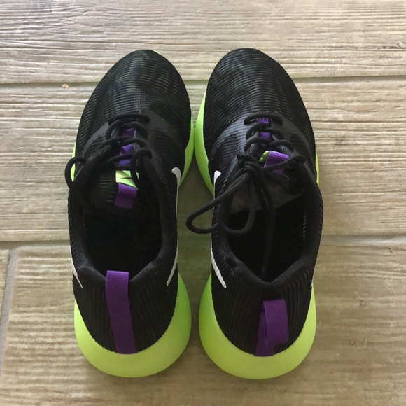 NWOB NIKE Rosherun Flight weight - Picture 4 of 7